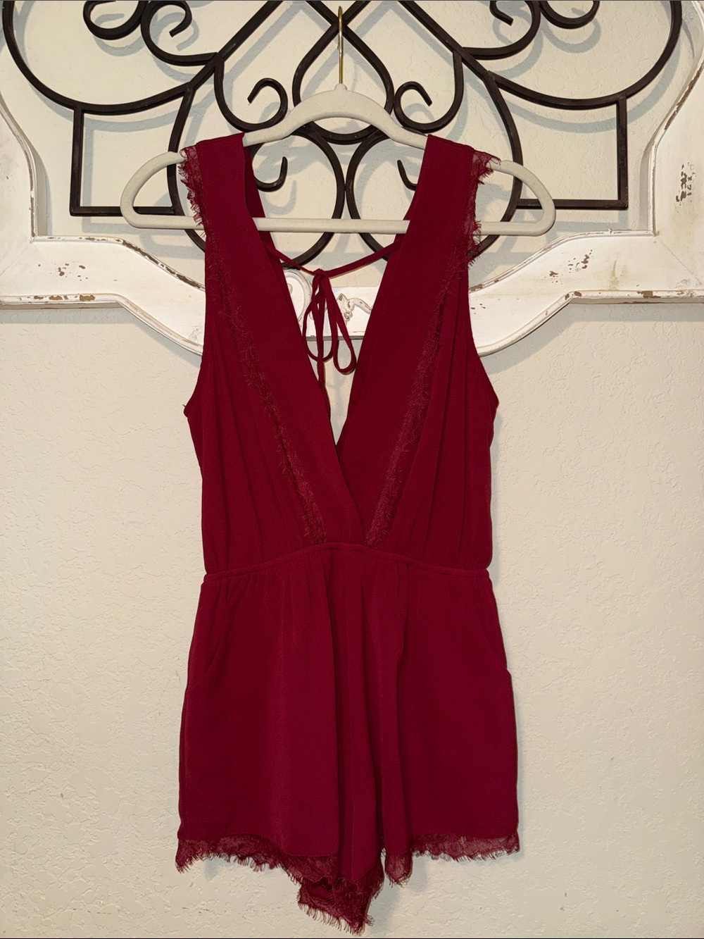 ILLA ILLA Lace-Trim Deep V Romper